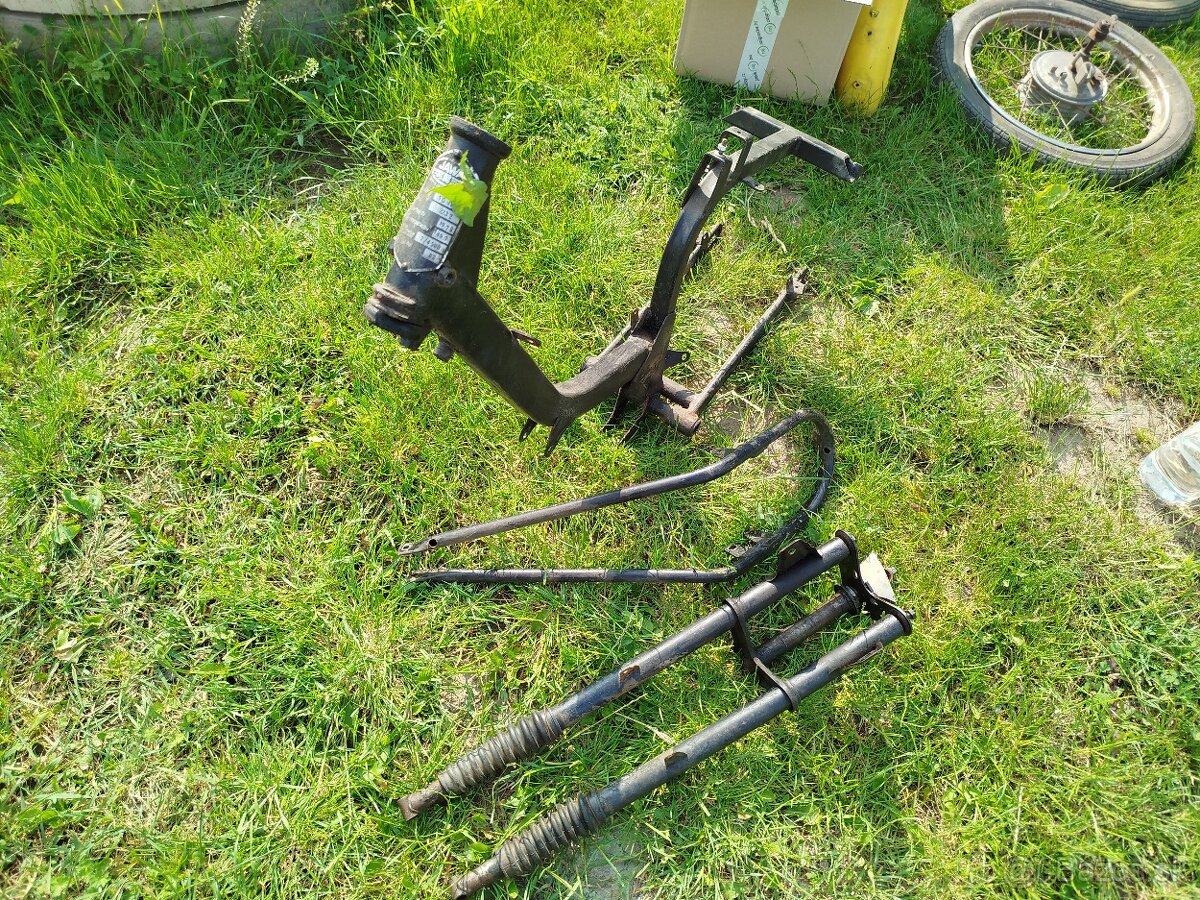 Predám peknú neolámanú kostru na Jawa mustang. Aj so štítkom