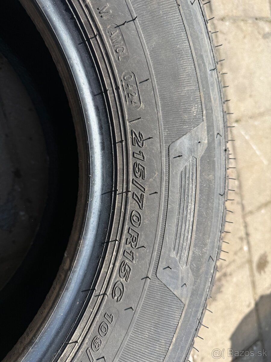 Nexen Roadian CT8 215/70 r15C
