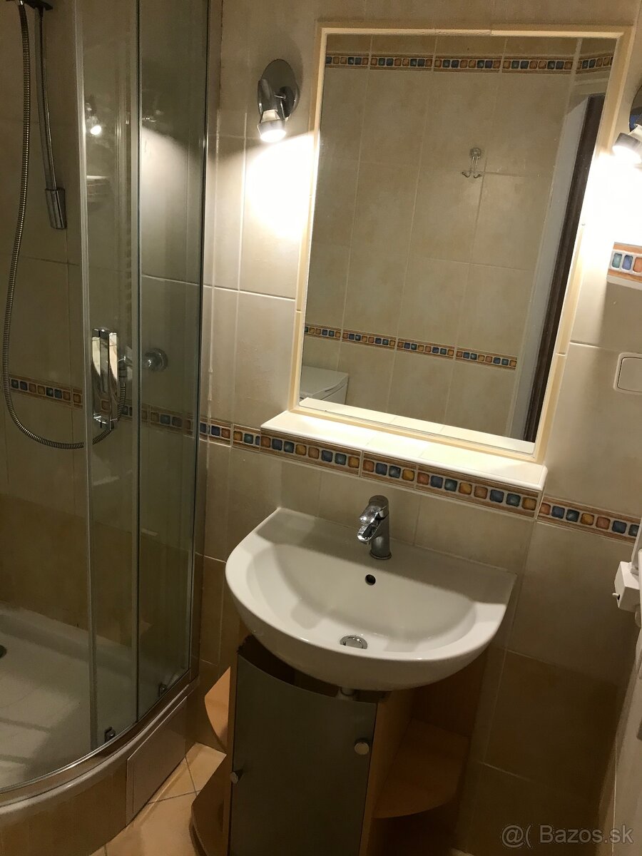 Poprad ul. Rázusova 9, zariadený 1. izbový byt - 42 m2