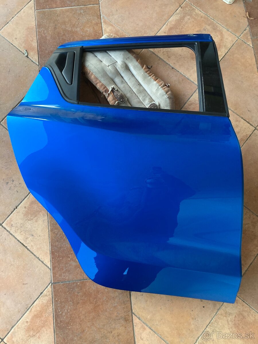 Pravé zadné dvere Suzuki Swift MK8