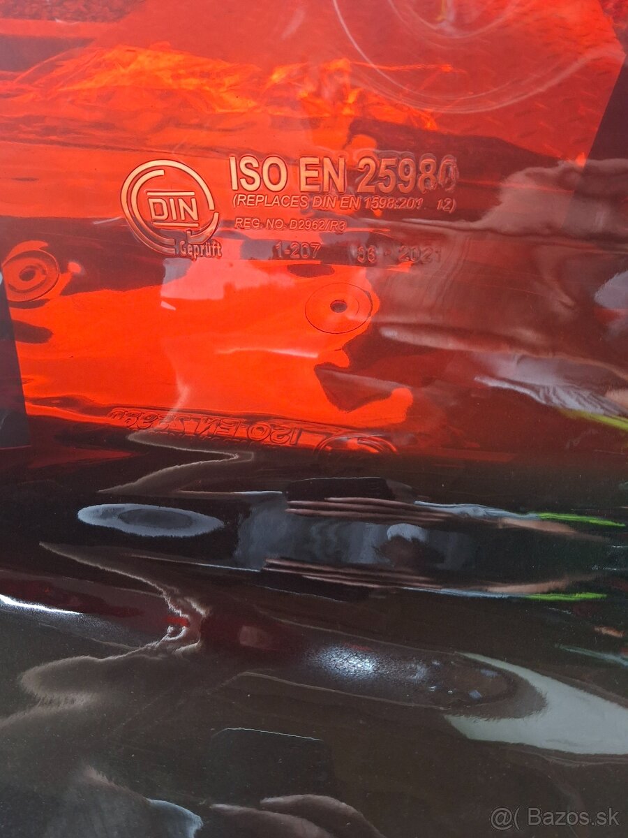 Esab zasteny cervene