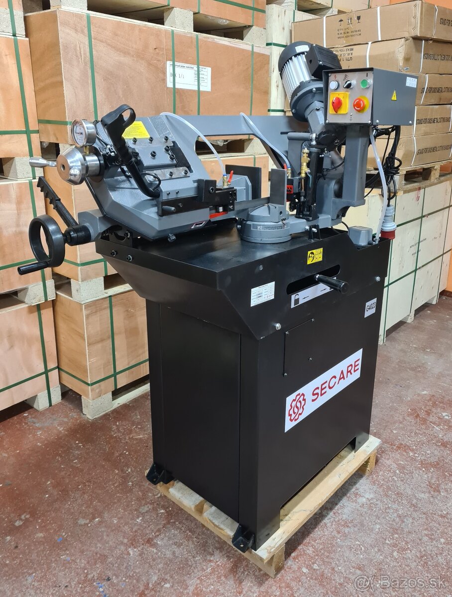 Pásová pila na kov s chladením