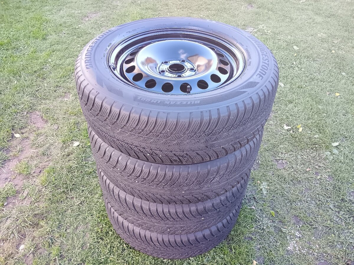 Sada kolies VW Tiguán 2, plechové disky + pneu 215/65 R17