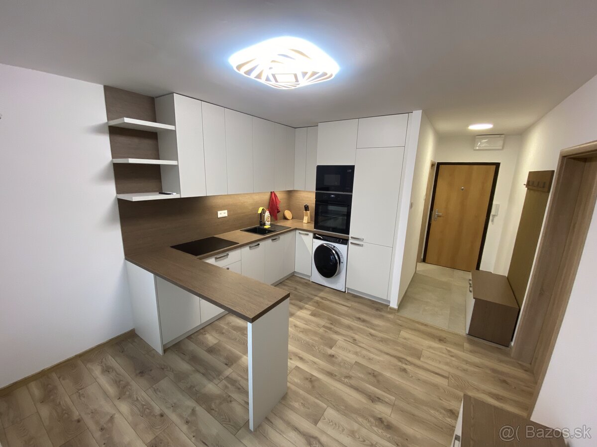 Prenajmem útulný 1,5-izbový byt v Ružinove pri OC Retro