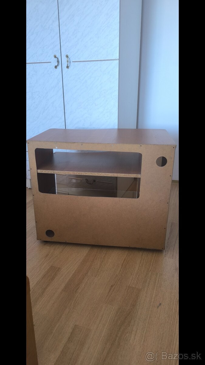 Retro Tv stolík