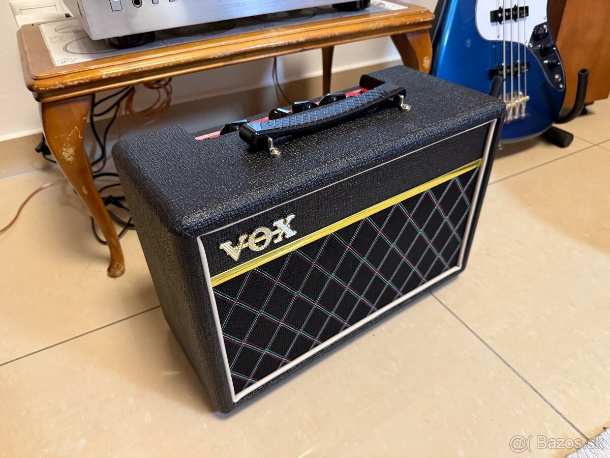 Basgitarove kombo VOX