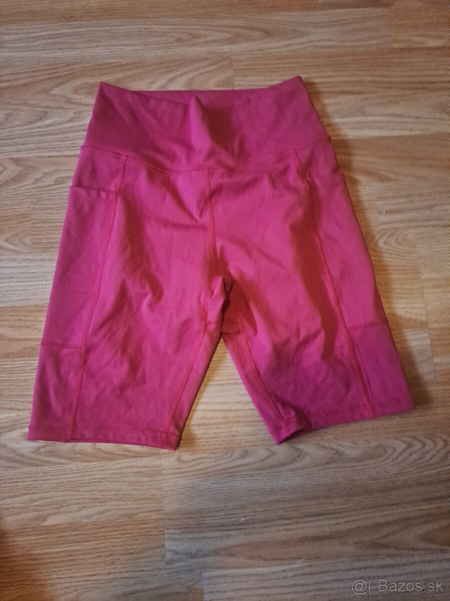 Damske kratke legíny.