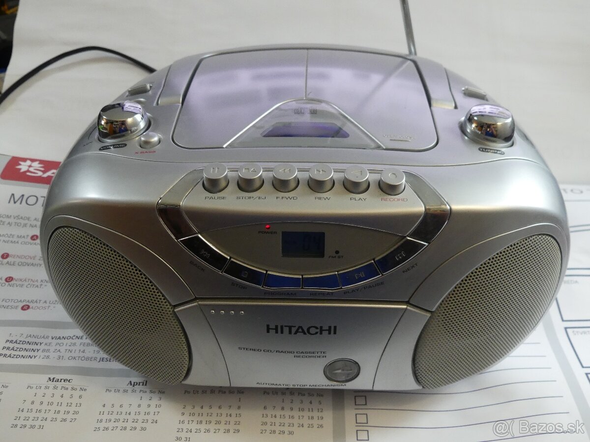 Hitachi CX 74 – prenosné stereo (CD / rádio / kazeta)