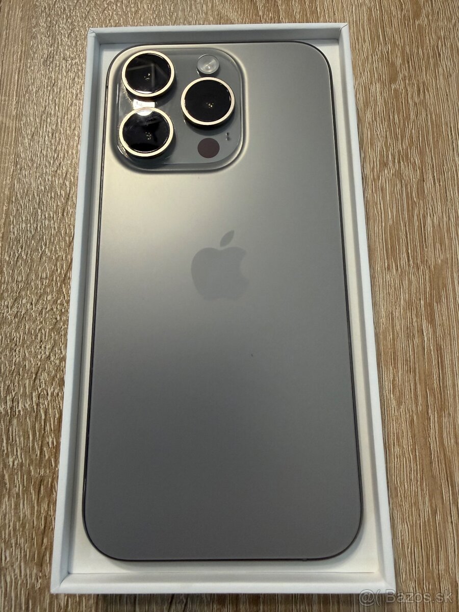 Apple iPhone 15 Pro 256GB prírodný titán