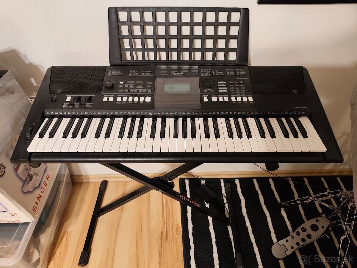Yamaha PSR E423