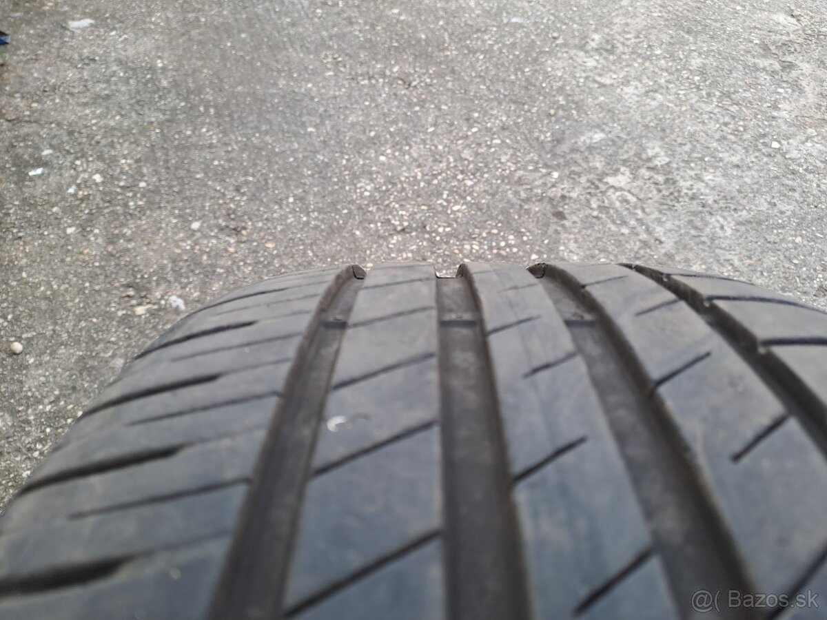 Predam pneu Good Year 225/40R18  1ks letná pneu 08/22