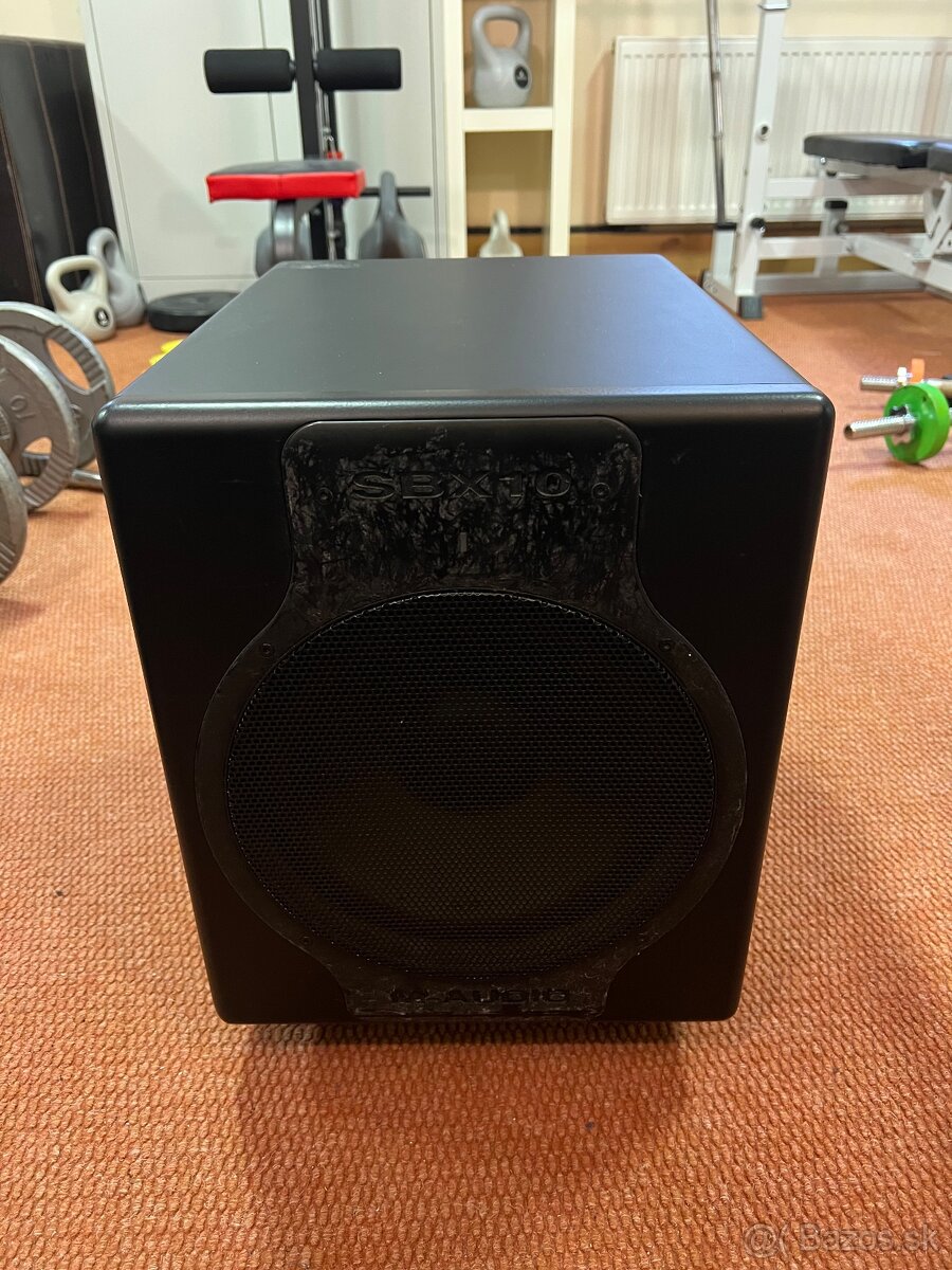 M-audio subwoofer a reproduktory