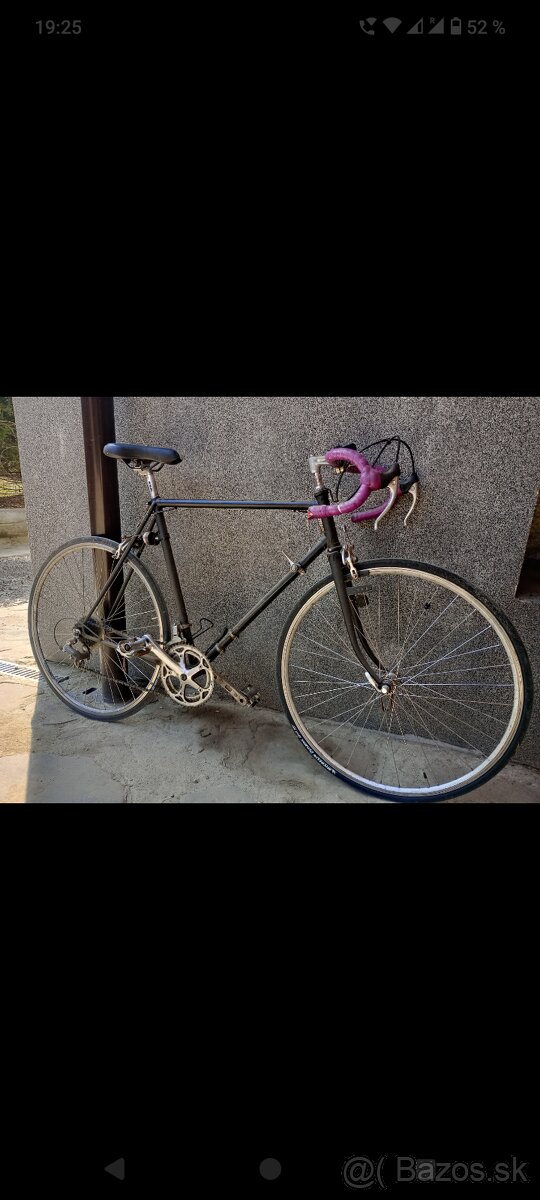 Cestný bicykel Favorit