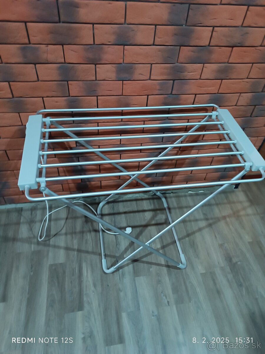 Sušiak na pradlo elektricky.