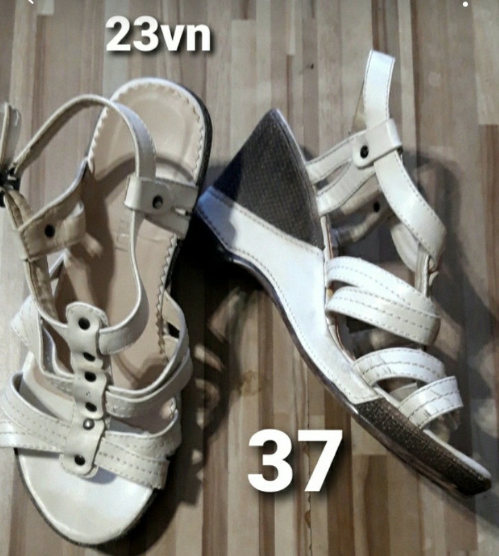 Sandale na platforme 37