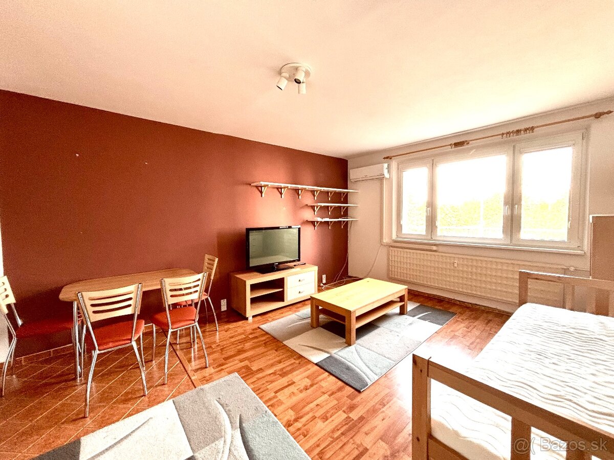 2-izbový byt vo Vrábľoch (sídl.Lúky) na prenájom
