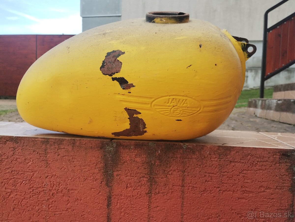 Jawa nádrže