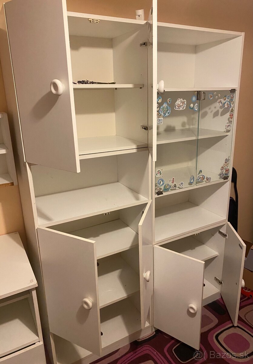 Nabytok do detskej izby + pisacie stoliky