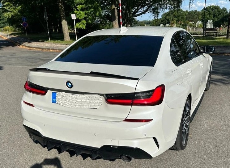 BMW 330i