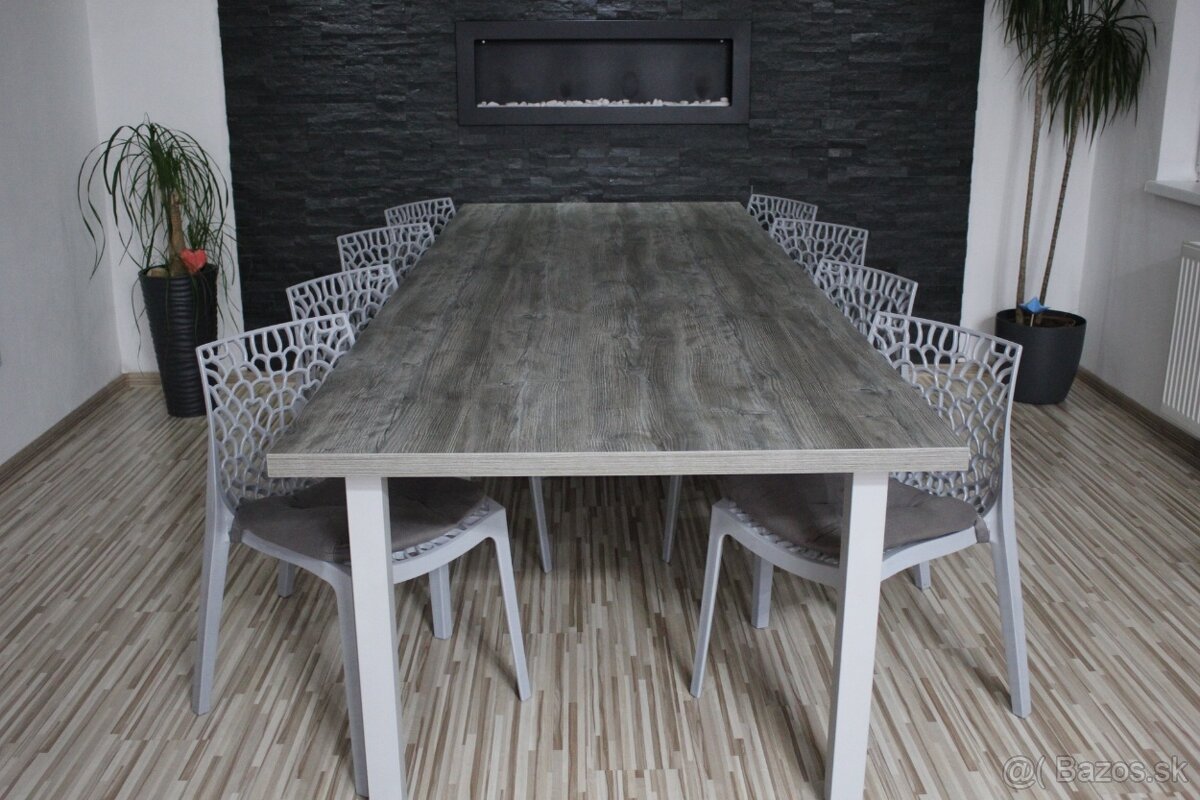 Nový jedálenský stôl pre 8-10 ľudí 300cm x 110cm
