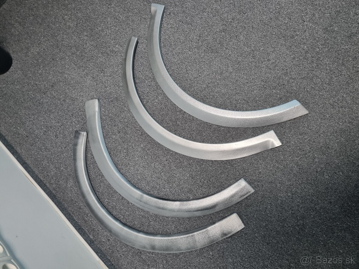 Plastové lemy blatníkov VW Golf IV 1997 - 2004