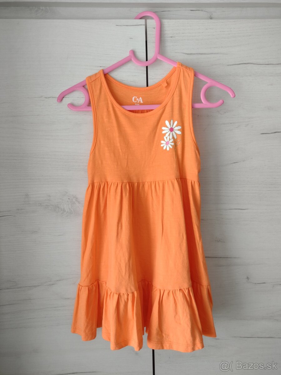 Oranžové šaty