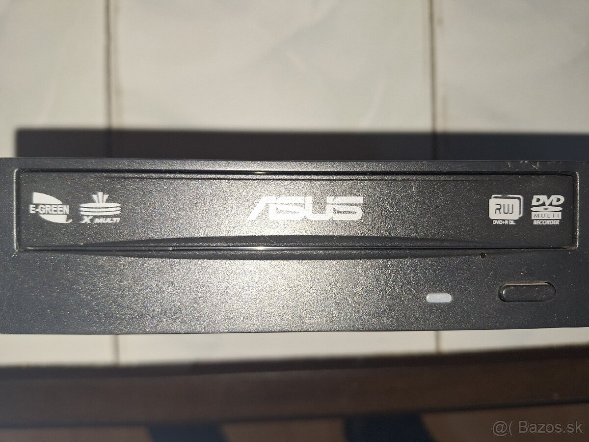 Napalovačku ASUS.