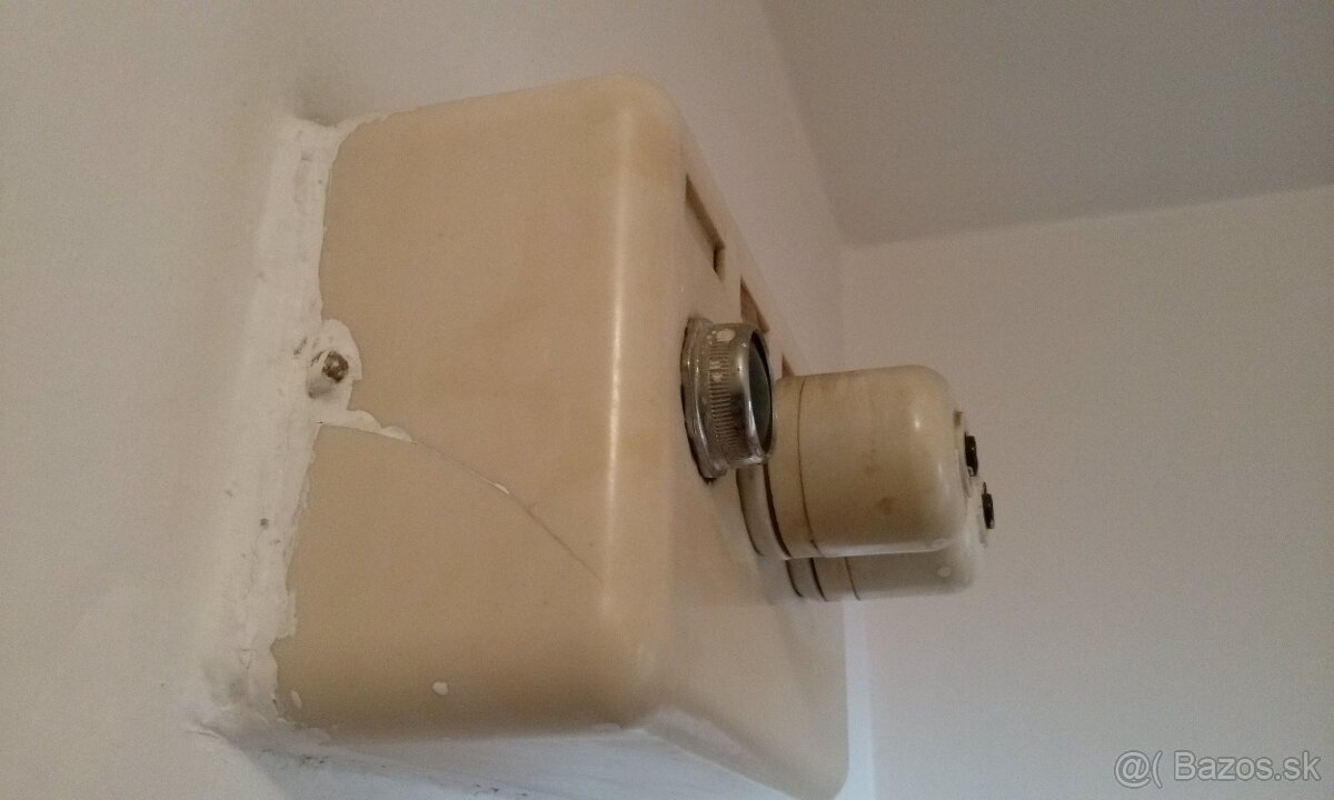 Hľadám elektrikára na opravu