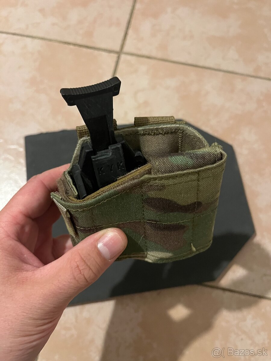 Púzdro opaskové na pištoľ univerzálne Warrior Multicam