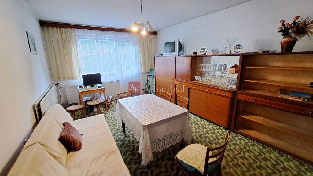 PREDAJ: 6 izbový rodinný dom, pozemok 612m2, Valaská Dubová