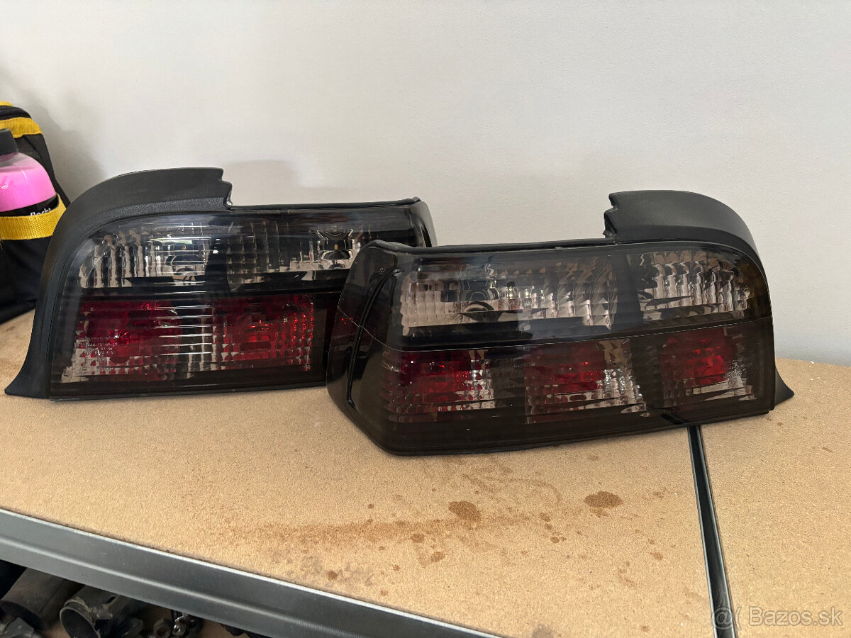 BMW E36 coupe/cabrio zadné svetlá DEPO