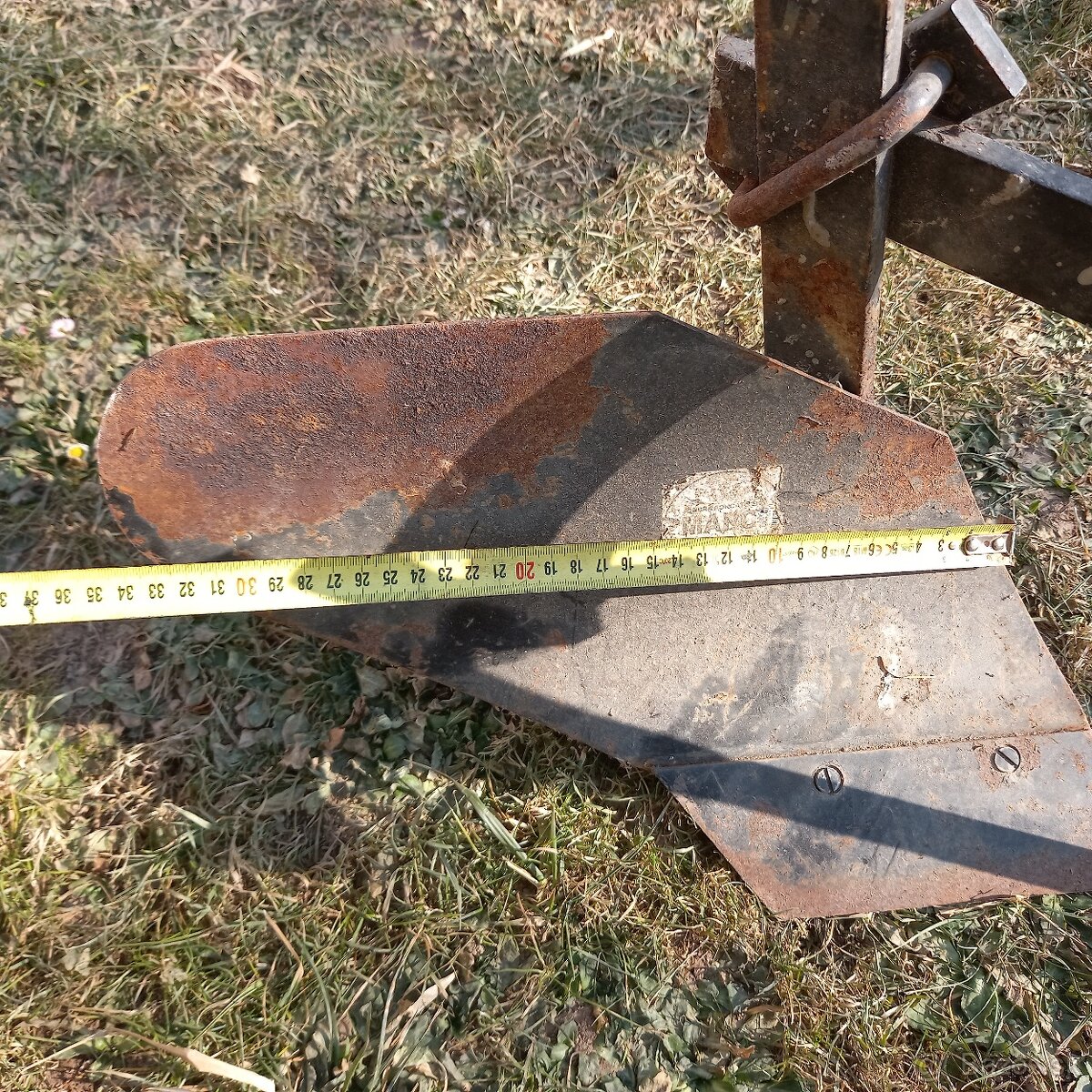 Pluh na malotraktor