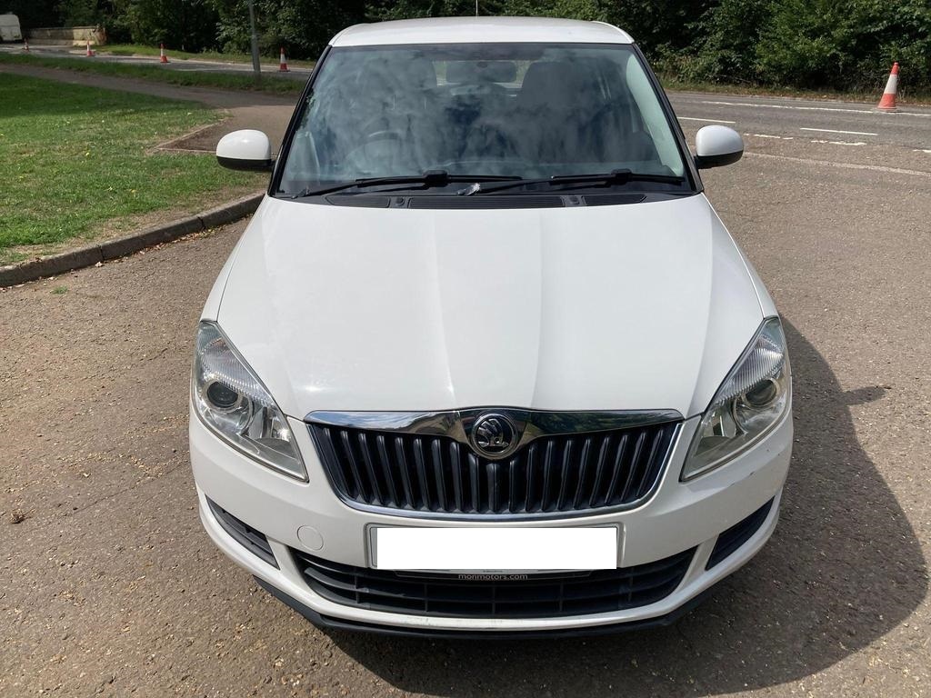 škoda fabia II combi rok 2012 , kapota, naraznik, blatnik