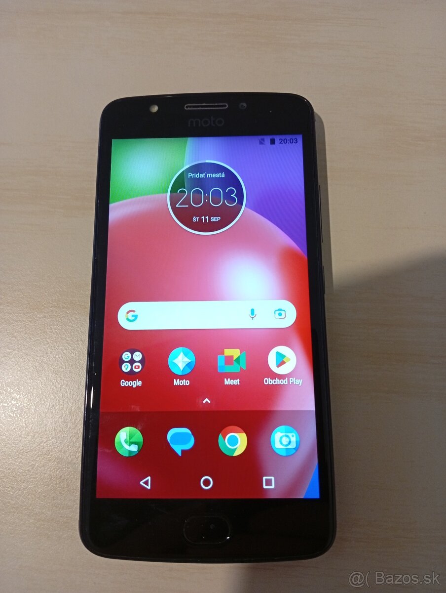 Predám mobil Motorola E4