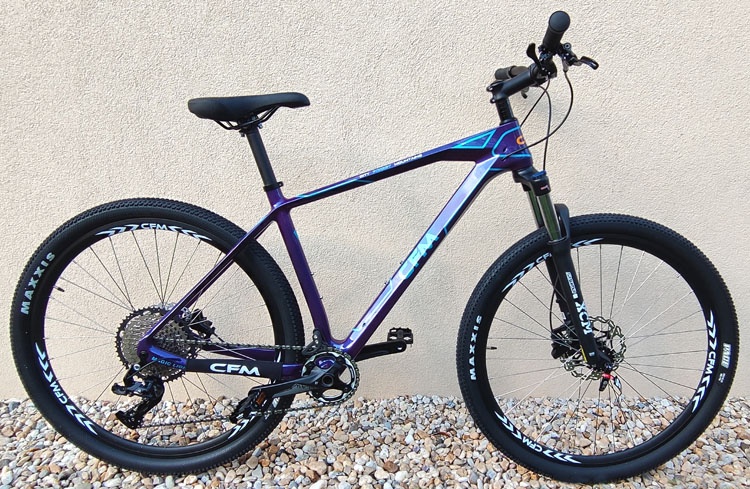 Exkluzívny karbónový horský bicykel CFM