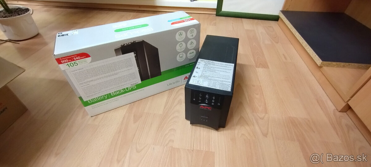 Záložný zdroj APC Smart-UPS 750 VA LCD 230 V so SmartConnect