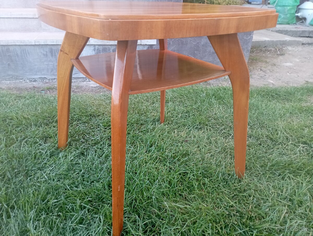 Konferenčný stolík