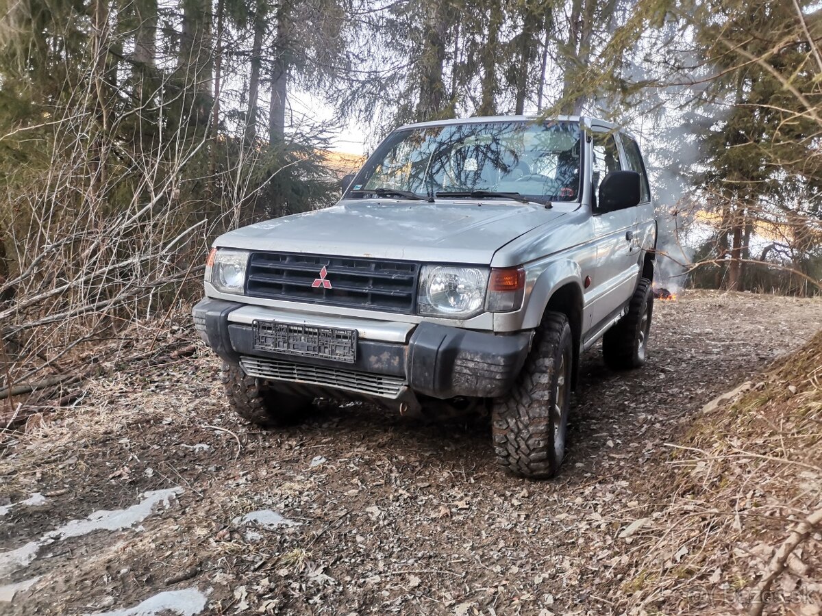Mitsubishi Pajero 2.5
