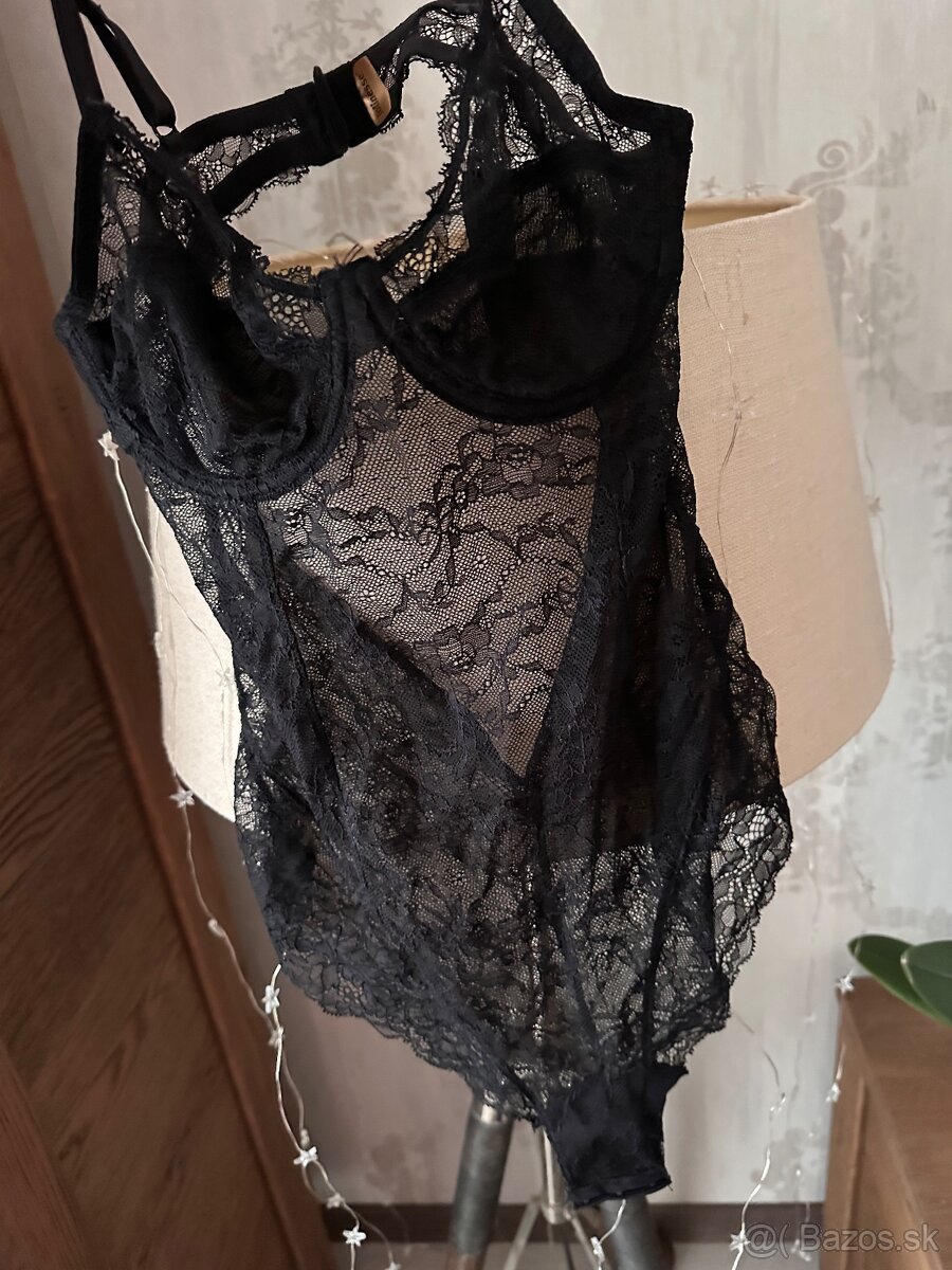 Nove krasne cipkovane body