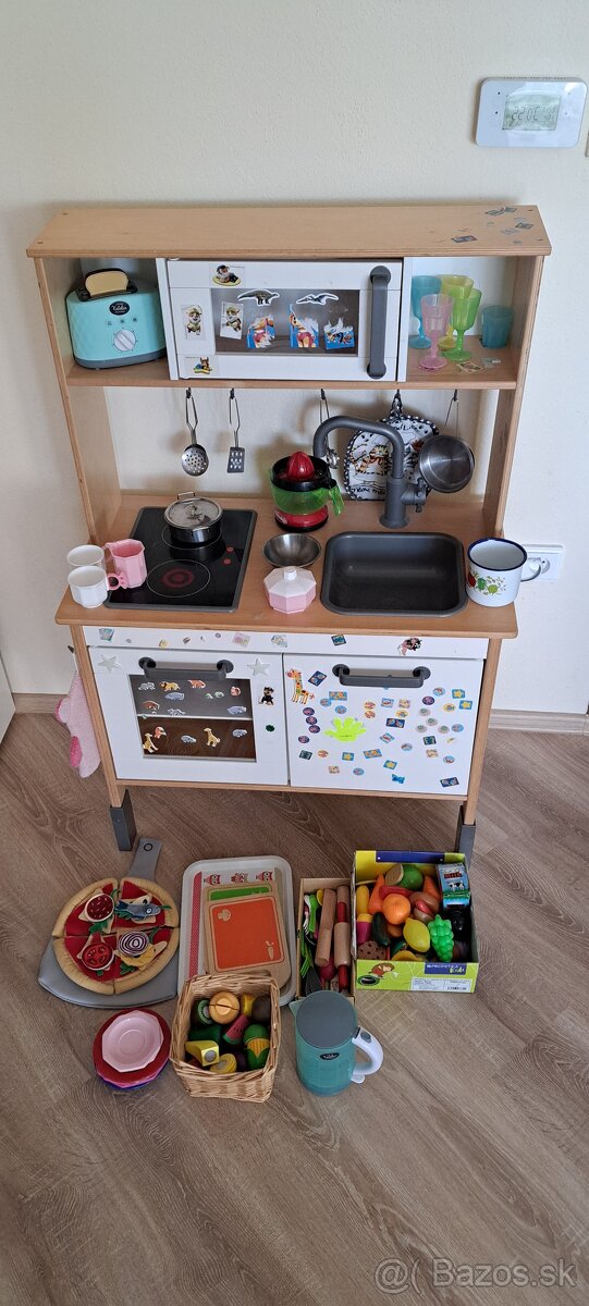 Kuchynka Ikea s vybavenim