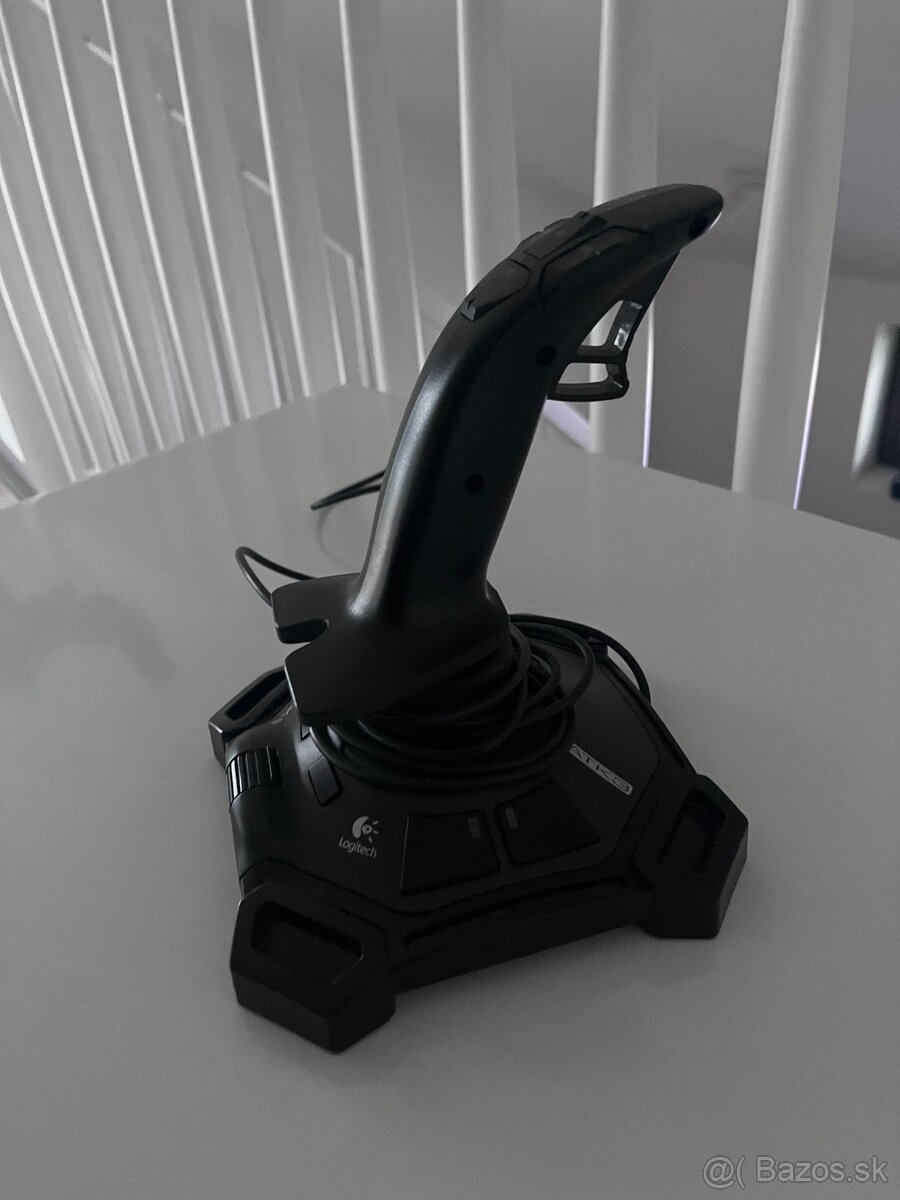 na predaj joystick logitech attack3
