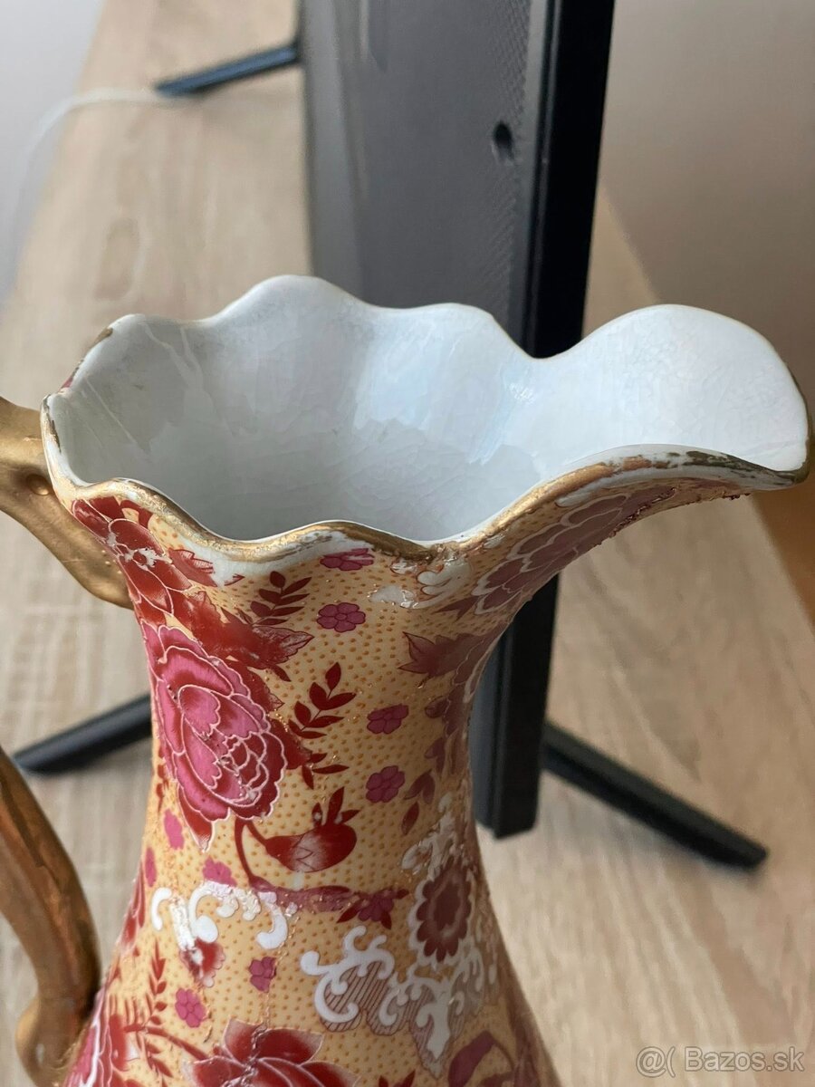 Porcelánová karafa