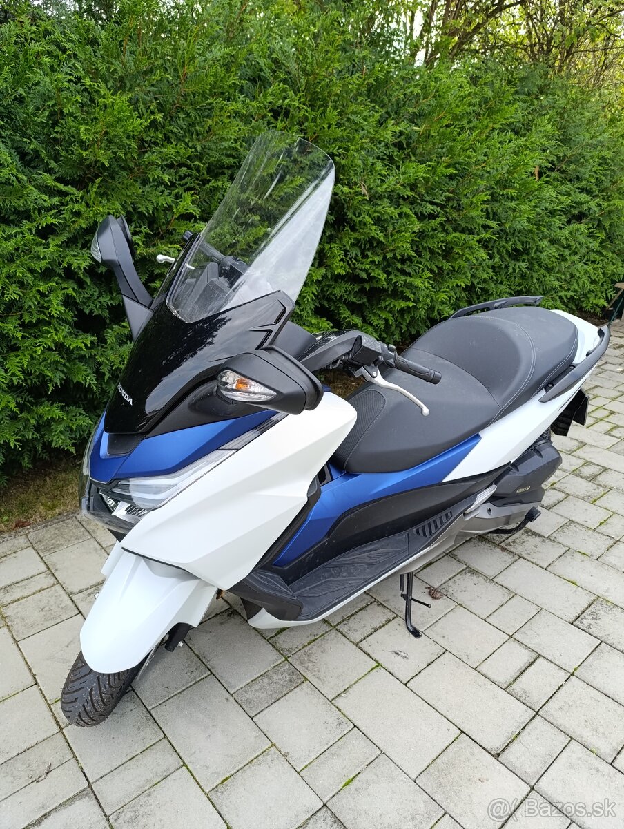 Honda forza125