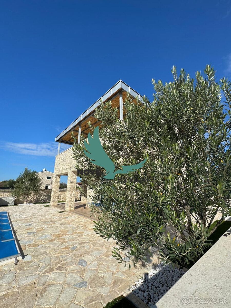 Chorvátsko EXKLUZÍVNE KAMENNÝ DOM S BAZÉNOM LEN 300M OD MOR