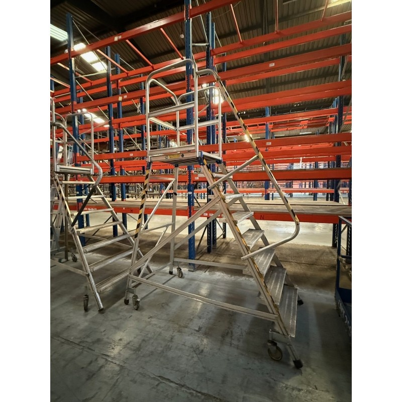 ZARGES hliníkový pojazdný rebrík s plošinou, 8 priečok, výšk