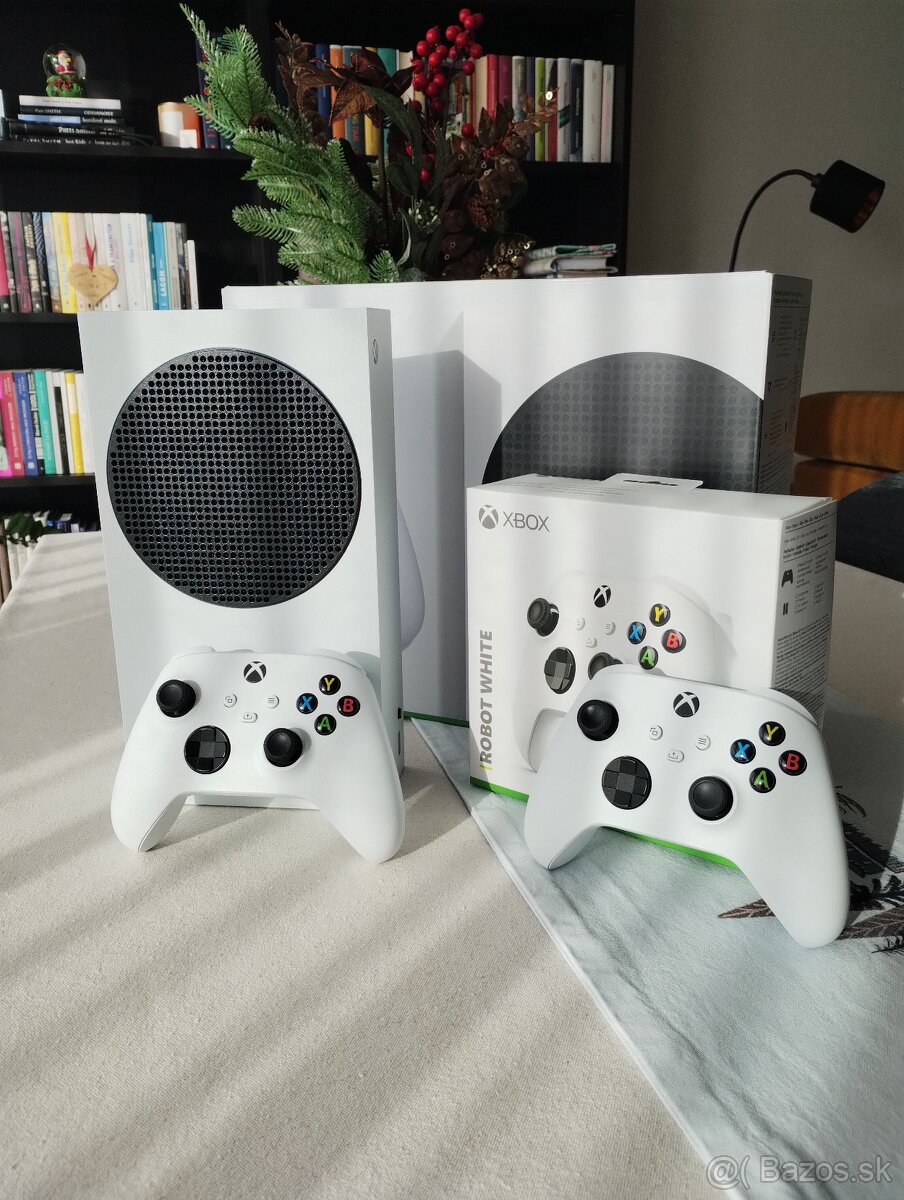 XBOX Series S / 2 ovládače - ešte v záruke