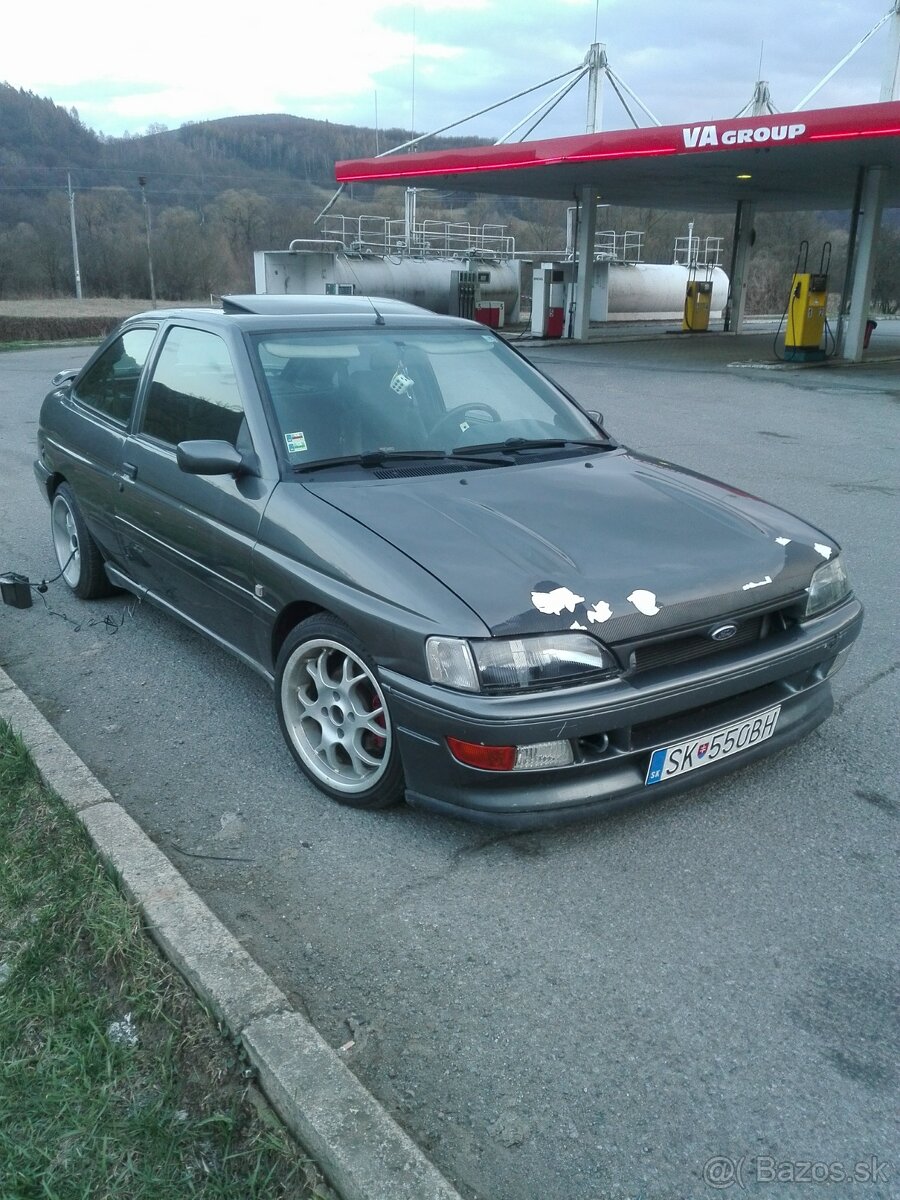Rozpredám Ford escort rs2000a 1,4i 3dver