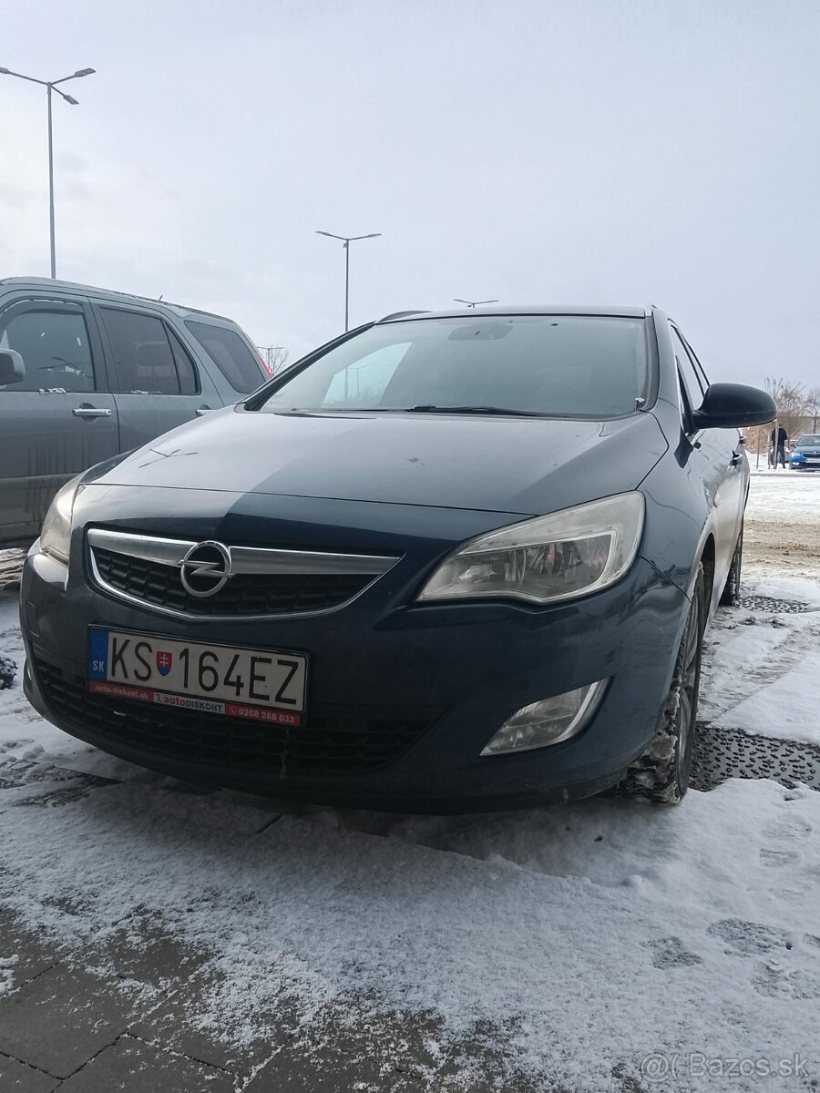 Predavam Opel Astra 2011 1.7 CDTI