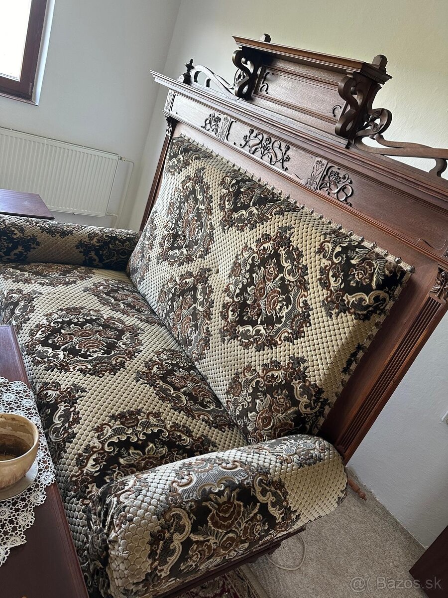 Starožitný nábytok