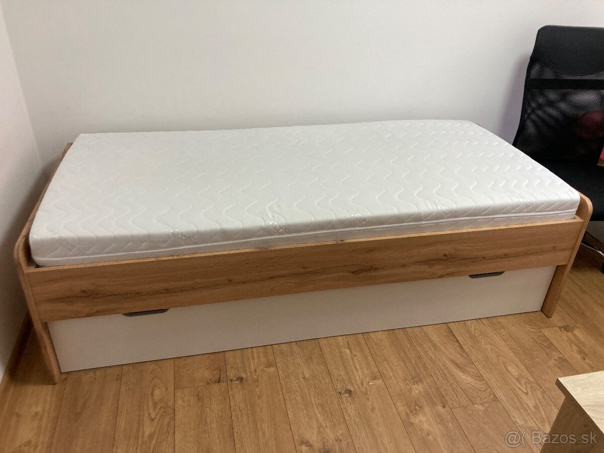 Posteľ - ako nová